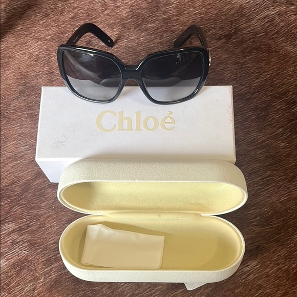 Accessories - Black Sunglasses